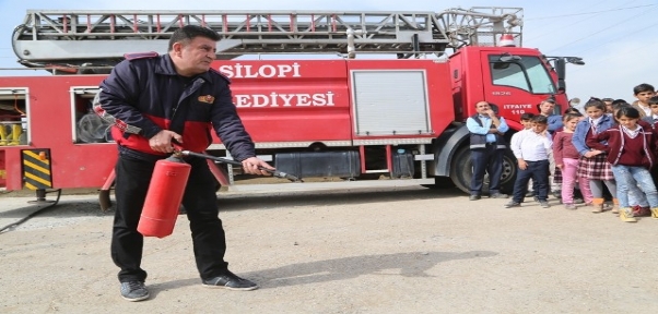 ÖĞRENCİLERE SİVİL SAVUNMA ANLATILARAK YANGIN EĞİTİMİ VERİLDİ