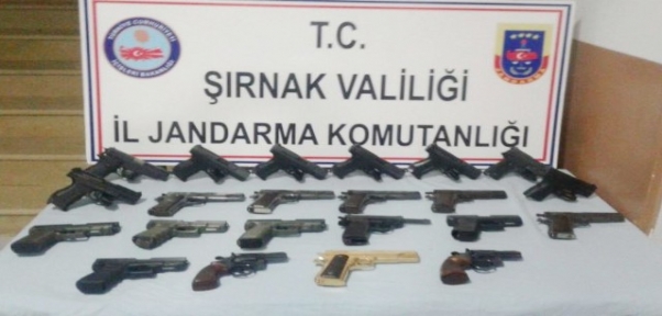 SİLOPİ`DE 22 ADET TABANCA ELE GEÇİRİLDİ