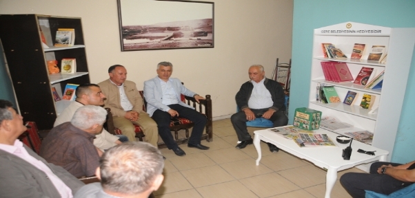 CİZRE BELEDİYESİ KIRAATHANELERDE KÜTÜPHANE KÖŞESİ OLUŞTURUYOR