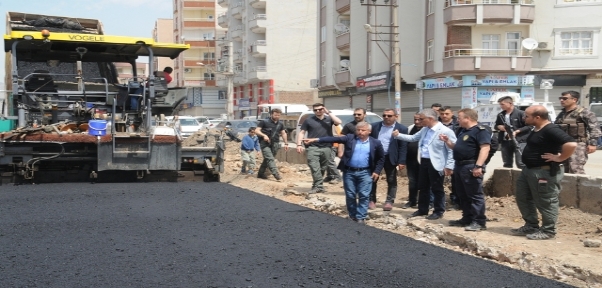 CİZRE BELEDİYE BAŞKANI ARICAN,YOL YAPIM VE ASFALTLAMA ÇALIŞMALARINI YERİNDE DENETLEDİ