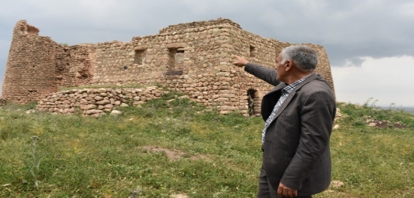İDİL`DE YIKILMAYA YÜZ TUTAN 1400 YILIK KİLİSE ONARILMAYI BEKLİYOR
