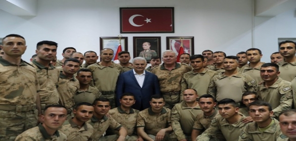 BAŞBAKAN YILDIRIM, AFRİN KAHRAMANLARIYLA İFTAR YAPTI