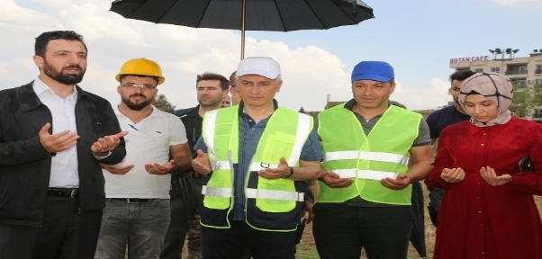 CİZRE`DE KİTAP KAFE`NİN TEMELİ DUALAR EŞLİĞİNDE ATILDI