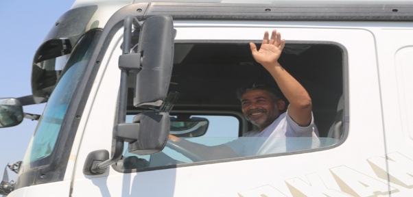 HABUR SINIR KAPISINDA BEKLEYEN TIR ŞOFÖRLERİ OY KULLANAMADI