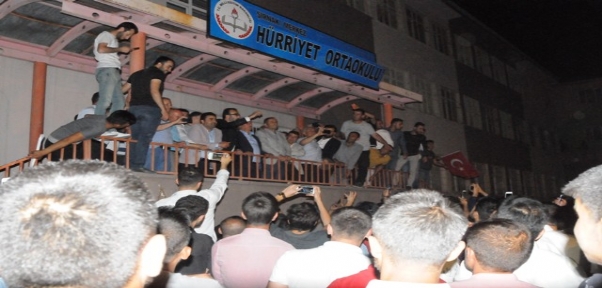 ŞIRNAK`TA AK PARTİ SEÇİM BAŞARISI KUTLANDI