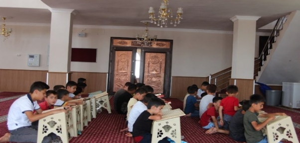 ŞIRNAKLI ÇOCUKLAR?HEM DİNİ ÖĞRENİYOR HEM DE TATİL YAPIYOR"