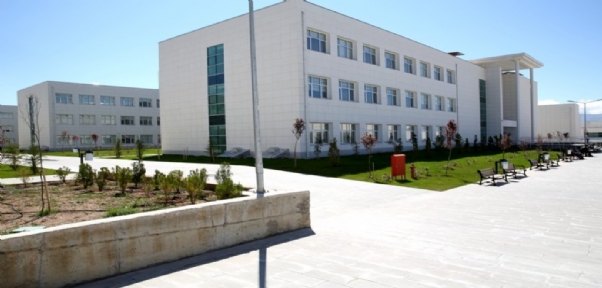 Şırnak Üniversitesinin 2 Bölümüne Giren İlk 5`e Burs