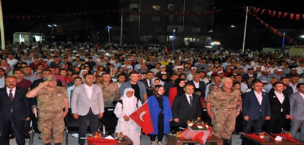 Şırnak`ta Demokrasi Nöbetine Binlerce Kişi Katıldı
