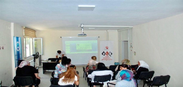Şırnak`ta"Değerlerin Edinilmesinde Ailenin Rolü" Eğitimi Verildi