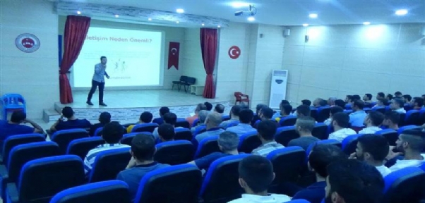 Şırnak`ta Mahkûmlara Yönelik"İletişim" Konulu Seminer Düzenlendi