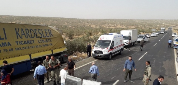 İDİL-MİDYAT KARAYOLUNDA FECİ KAZA: 2 ÖLÜ,17 YARALI