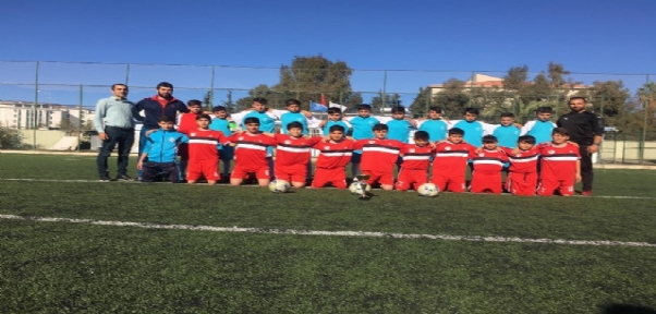 Beytüşşebaplı sporcular kupayla döndü