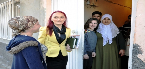 İstanbul`dan Kiziltepe`ye Gelin Geldi, Muhtar Adayi Oldu