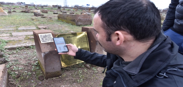 Ahlat`taki Tarihi Yapılar `Karekod` İle Tanıtılıyor