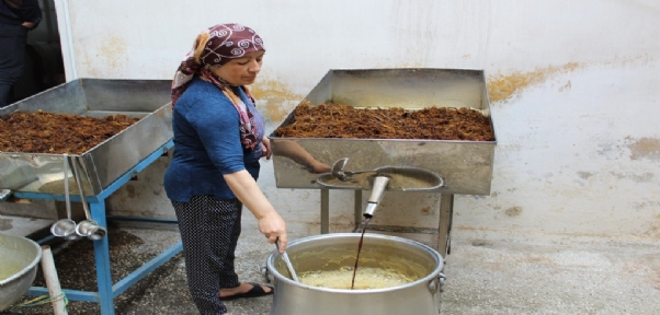 Gaziantep`te İftar Sofralarının Vazgeçilmezi Meyan Şerbeti