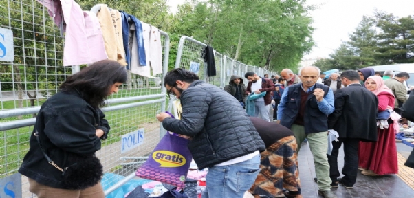 Gençlerden Çocuklar İçin Örnek Davranış