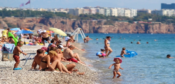 Antalya, Bayramda 400 Bin Turist Ağırladı