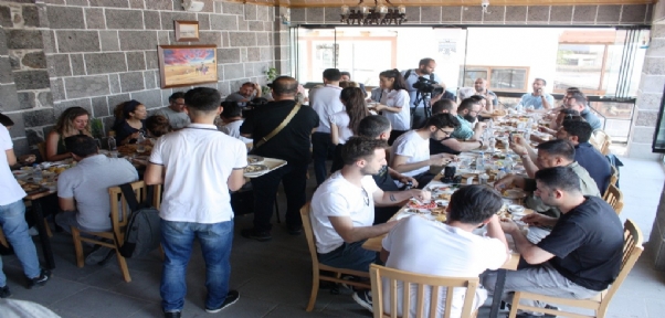 Dünyaca Ünlü Şeflerden Diyarbakır`a Çıkarma
