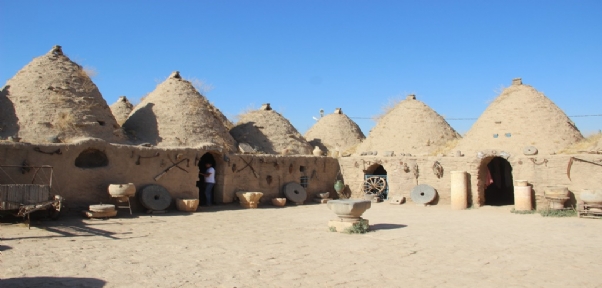 Klima Görmeyen Harran`ın Kümbet Evleri Turistlerin İlgi Odağı