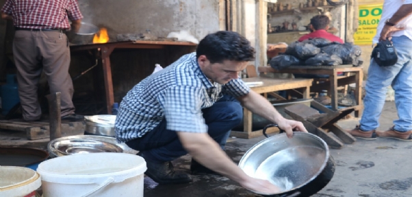 Yarım Asırdır 75 Derecelik Ateşin Önünde Çalışıyor