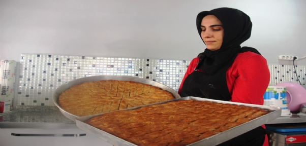 3 çocuk annesinin, "Ev yapımı baklavası" ek gelir kapısı oldu