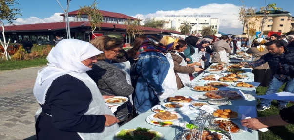 Gevaş Yemek Yarışmasına Damga Vurdu