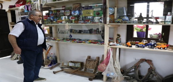 Çocukluğunu "Nostalji Evi"nde Sergiliyor