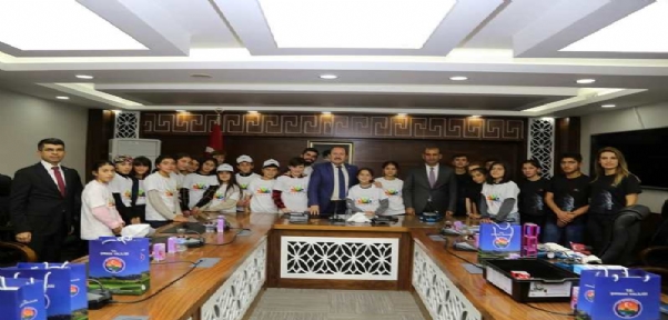 Pehlivan, Bilim, Tiyatro Ve Edebiyat Grubu Öğrencilerini Ağırladı