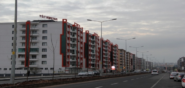 Türkiye`nin En Büyük Mahallesini En Güzel Mahalle Yapmak İçin Kolları Sıvadı
