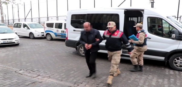 22 Yıl Kaçtı, Saklandığı Çukurda Kıskıvrak Yakalandı