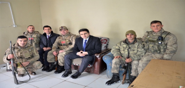 Kaymakamdan Mehmetçiğe Moral Ziyareti