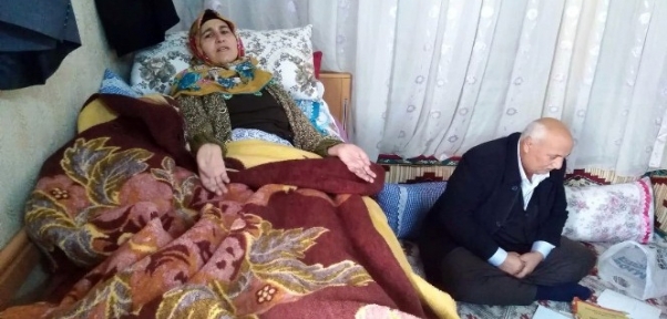 `Sinir Ucu İltihabı` Hastası Kadın Yardım Bekliyor