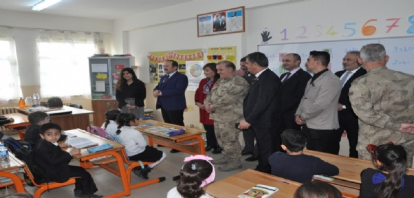 Şehit Teğmen Şafak Evren`in İsmi Şırnakta Bir Okula Verildi