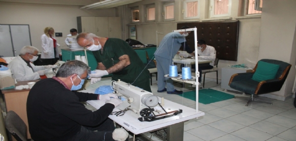 Diyarbakır`da bir hastane daha kendi maskesini üretmeye başladı