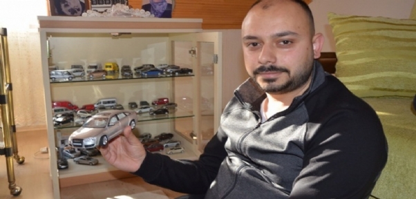 Oyuncak araba koleksiyonuna servet harcadı
