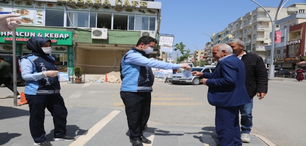 Cizre Belediyesi Maske Dağıtımına Devam Ediyor