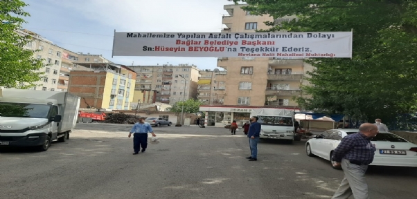 Diyarbakır`da Bir Mahalle 20 Yıl Sonra Asfaltla Tanıştı