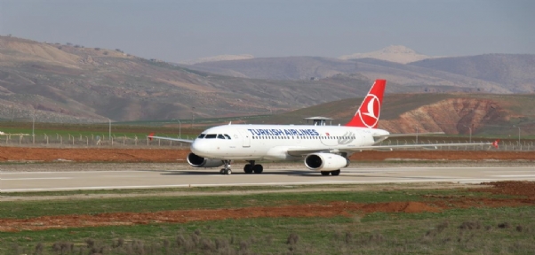 Siirt`te Uçak Seferleri Başlıyor