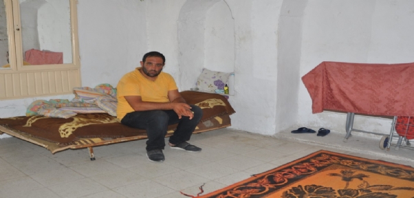 Doğduktan Sonra Cami Avlusunda Bırakılan Mardinli Çetin Hayata Tutunmaya Çalışıyor