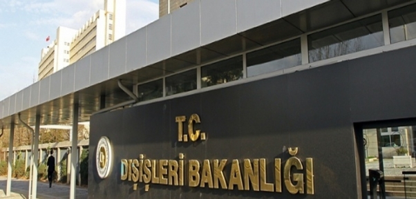 Dışişleri Bakanlığından Türk bayrağını yakanlara sert tepki