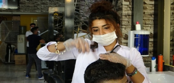 Gaziantep`in kadın, erkek berberi