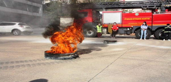 Diyarbakır İtfaiyesi Bir Yılda 5 Bin 892 Olaya Müdahale Etti