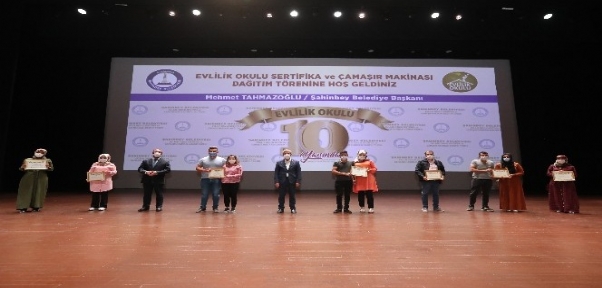 Evlilik Okulundan 134 Çifte Daha Mezun Oldu
