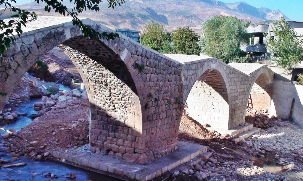 TARİHİ 10 BİN YILLARA DAYANAN CİZRE, ONLARCA KÜLTÜREL MİRASA EV SAHİPLİĞİ YAPIYOR