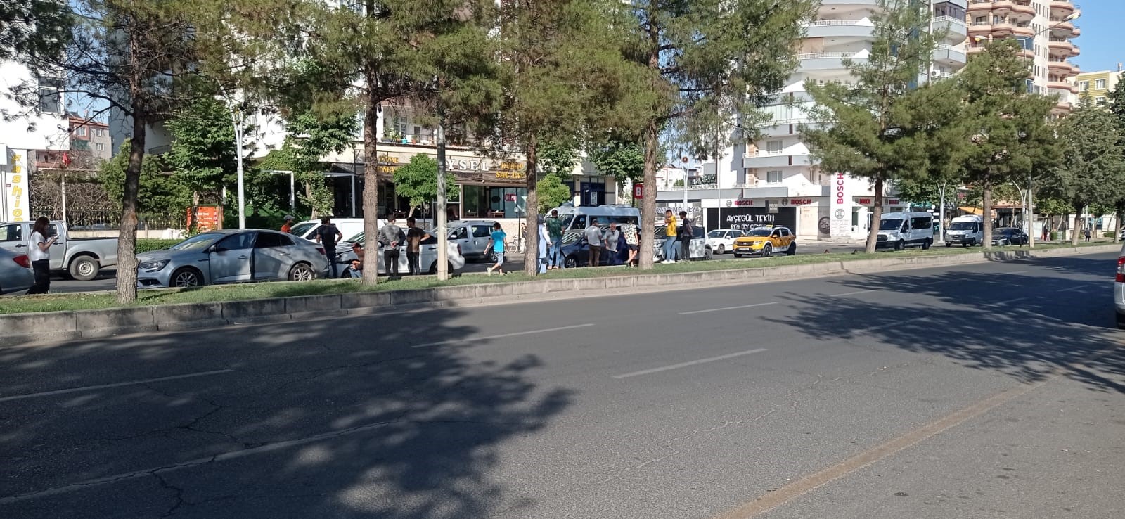 5 aracın karıştığı kazada maddi hasar oluştu