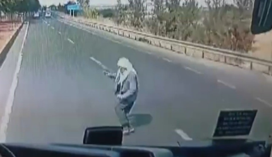 Otobüsün çarptığı yaya hayatını kaybetti