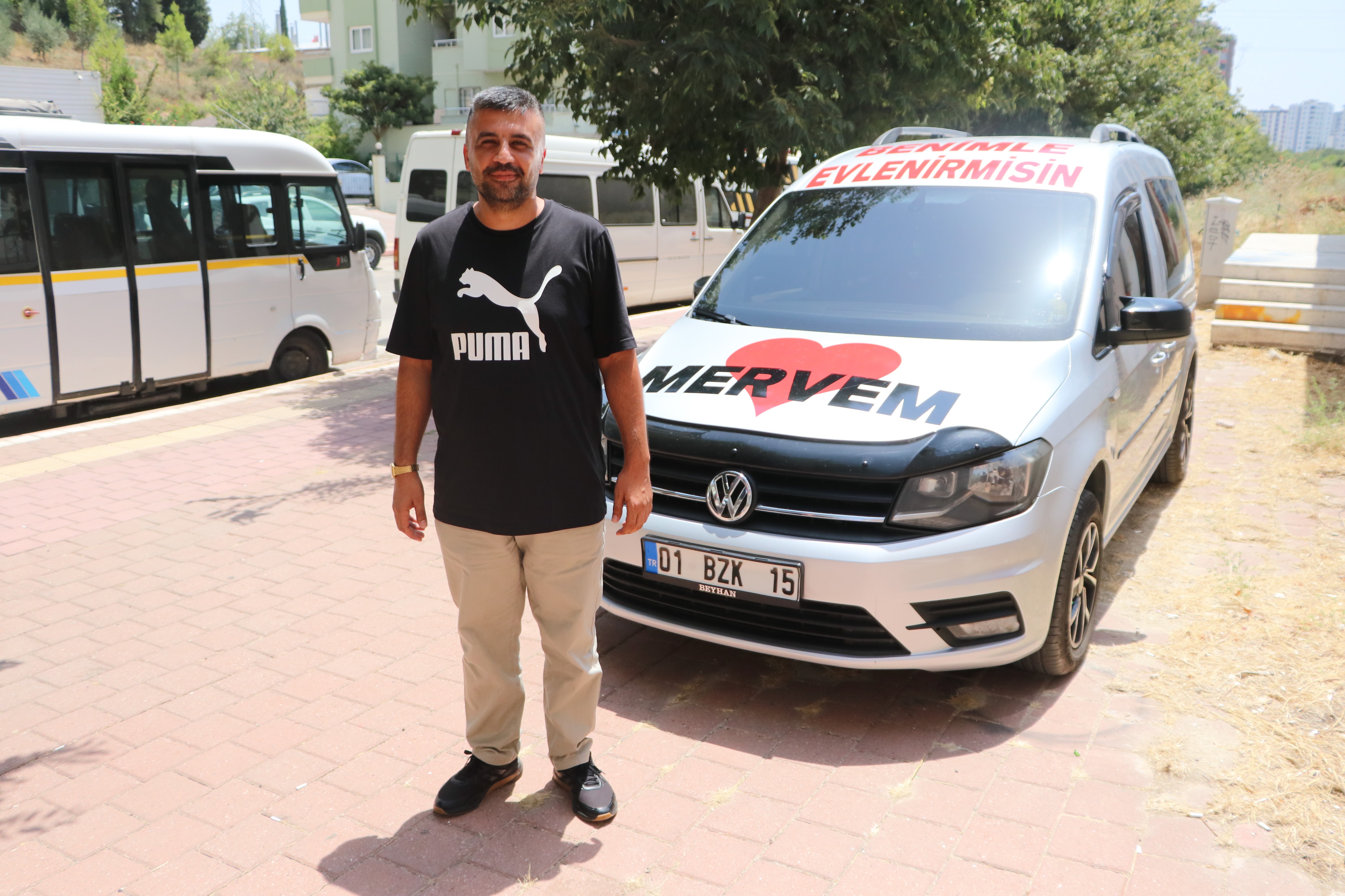 8 Yıl sonra eşine evlilik teklif etti