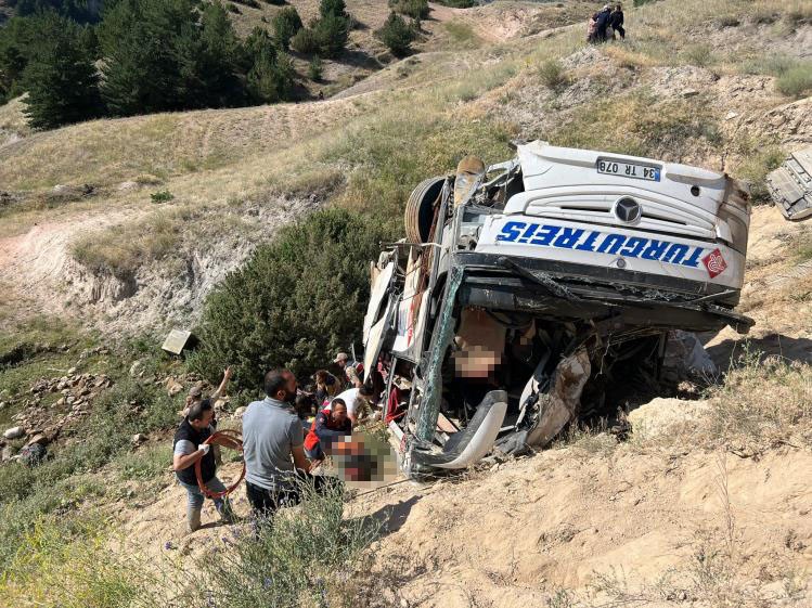 Sarıkamış’ta otobüs kazası: 6 ölü, 23 yaralı