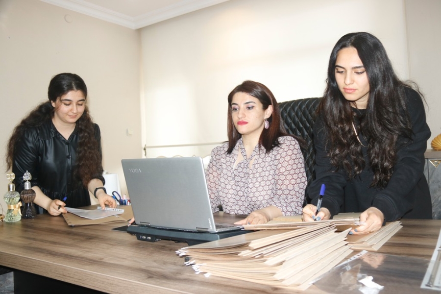KARDEŞİNDEN ALDIĞI BORÇ PARA İLE ZEMİN KATTA ŞİRKET KURDU, 400 KİŞİYE İSTİHDAM ALANI OLUŞTURDU