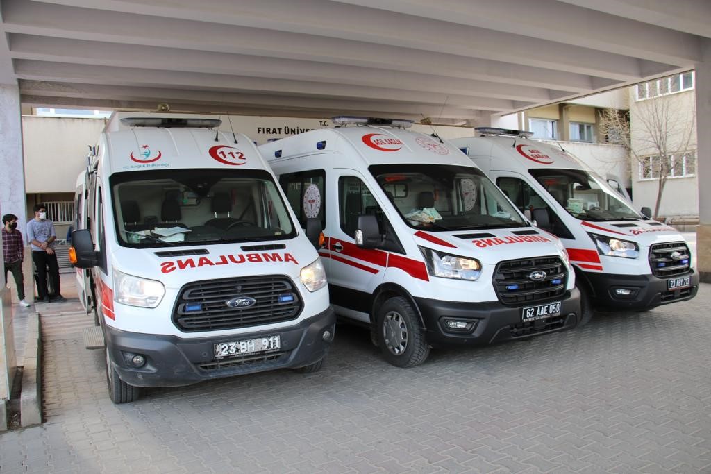 iki grup arasında bıçaklı kavga:2 yaralı